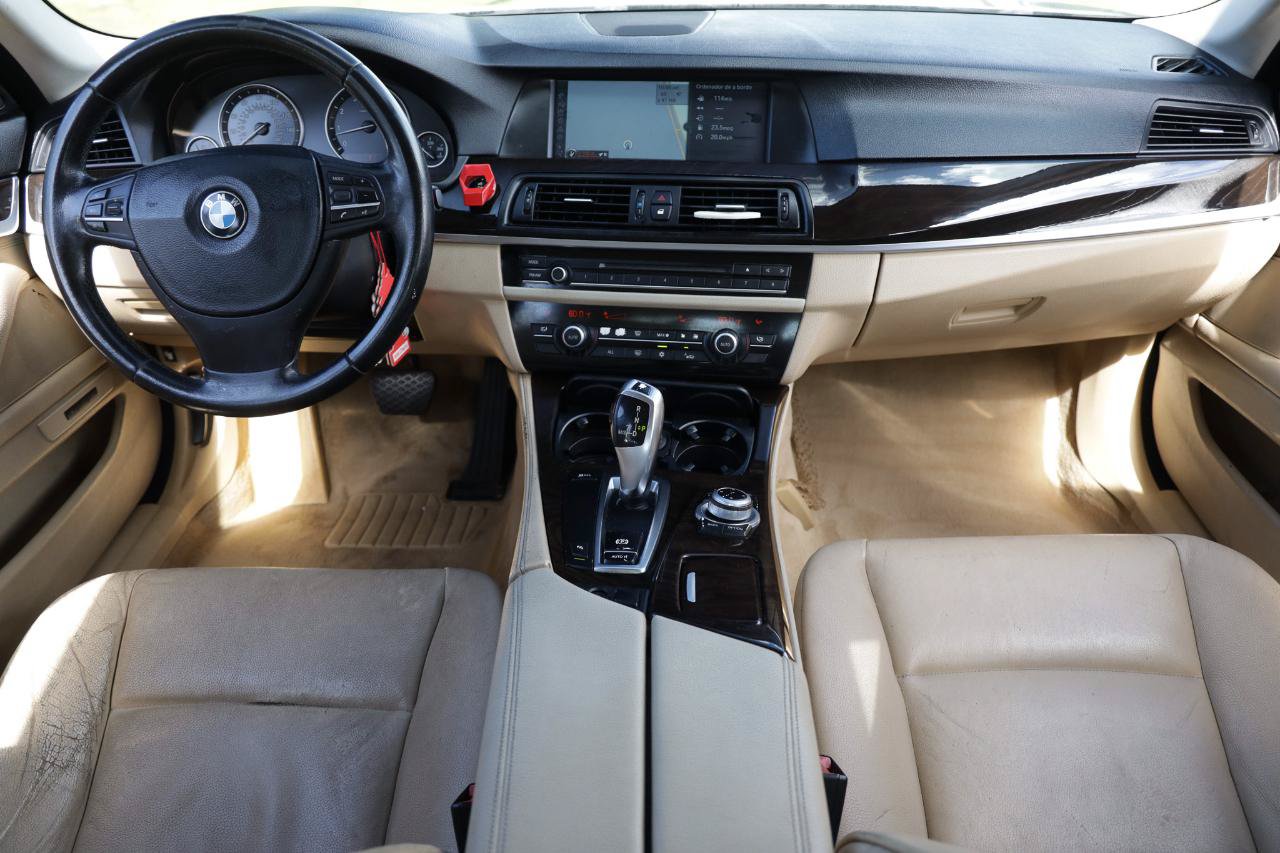 Used 2011 BMW 528i Sedan RWD image 2