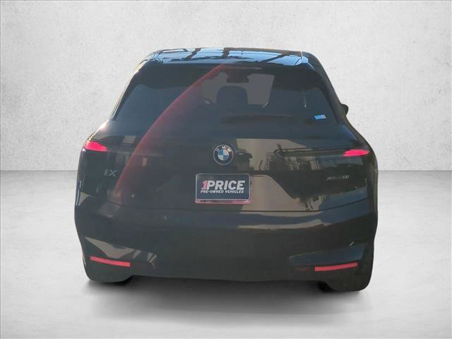 Used 2024 BMW iX xDrive50 w/ Sport Package AWD/4WD image 7