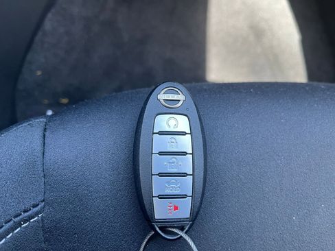 Used 2025 Nissan Altima 2.5 SV FWD image 24