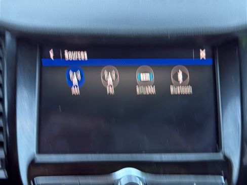 Used 2022 Chevrolet Trax LT w/ Midnight Edition AWD/4WD image 26