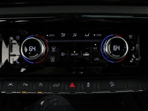 New 2026 GMC Sierra 1500 AT4 w/ AT4 Premium Package AWD/4WD image 8