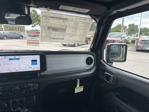 New 2025 Jeep Gladiator Sport image 51