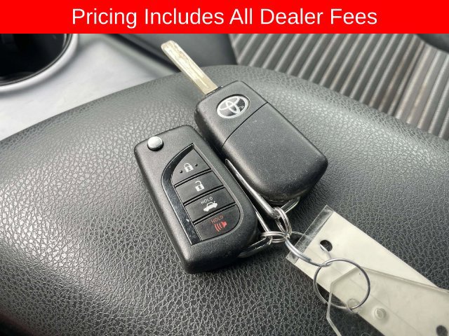 Used 2020 Toyota Camry SE FWD image 33