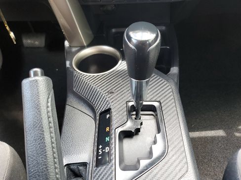 Used 2015 Toyota RAV4 LE FWD image 23