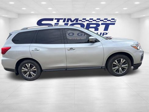 Used 2019 Nissan Pathfinder S image 4