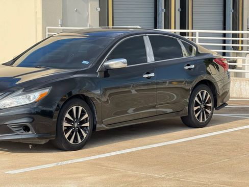 Used 2018 Nissan Altima 2.5 SV image 4
