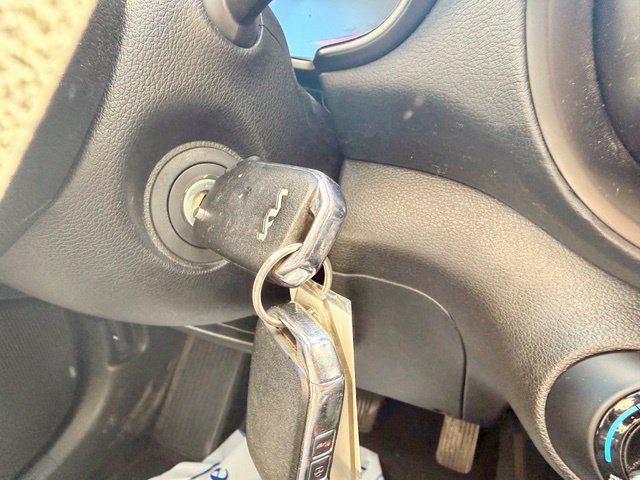 Used 2025 Kia Soul LX FWD image 27