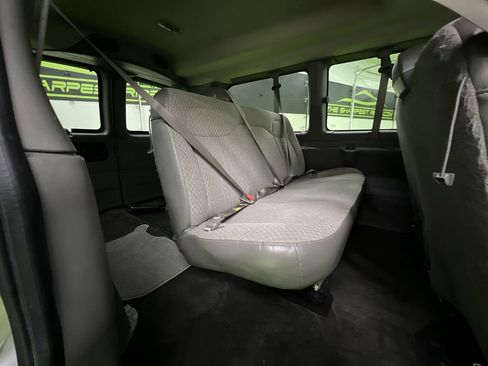 Used 2017 Chevrolet Express 2500 LS RWD image 26