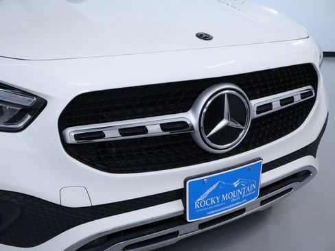 Used 2021 Mercedes-Benz GLA 250 4MATIC w/ Premium Package image 9