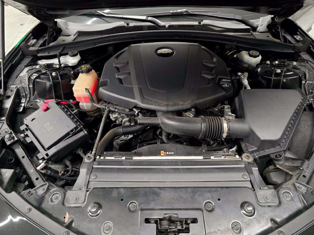 Used 2018 Chevrolet Camaro LT RWD image 18