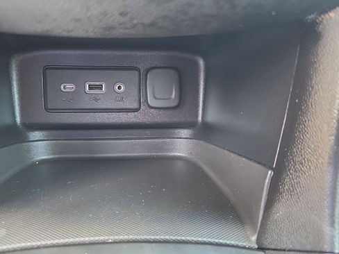 Used 2019 Chevrolet Equinox LT FWD image 12