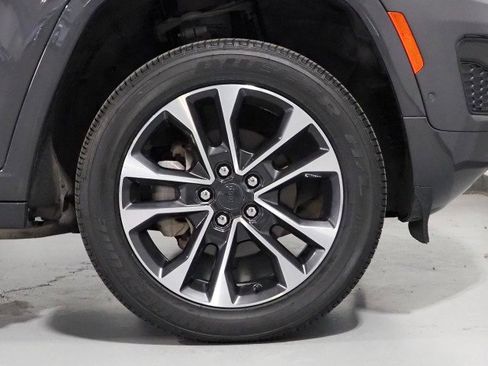 Used 2023 Jeep Grand Cherokee Overland image 54