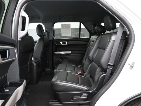 Used 2024 Ford Explorer XLT w/ Equipment Group 202A image 15