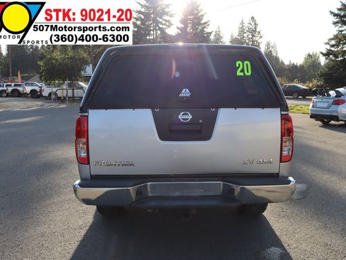 Used 2016 Nissan Frontier SV image 6