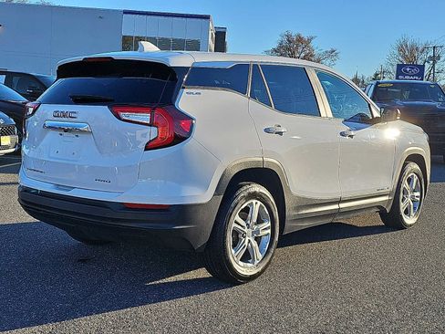 Used 2024 GMC Terrain SLE image 6