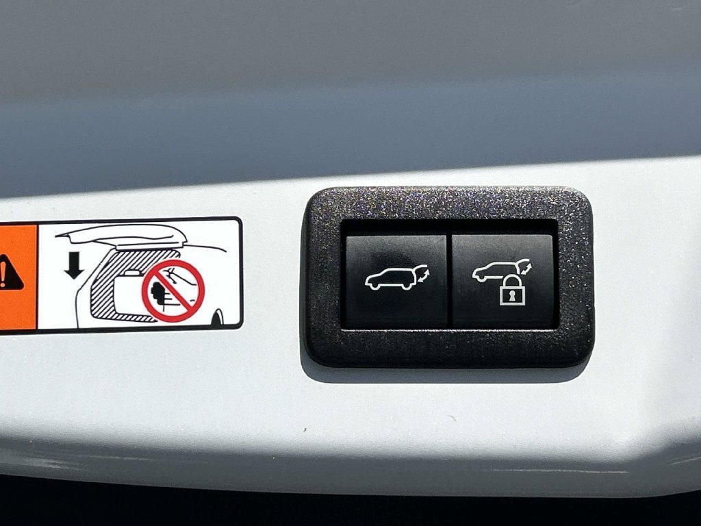 Used 2024 Toyota Prius Limited w/ Limited Premium Package FWD image 13