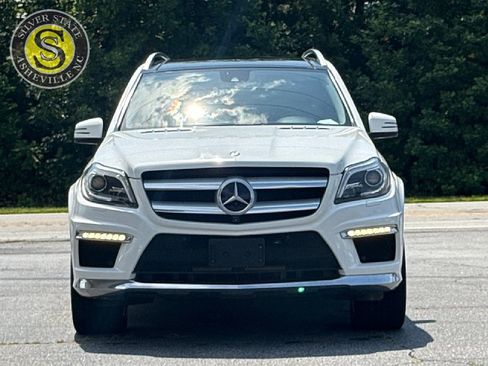 Used 2015 Mercedes-Benz GL 550 4MATIC image 2