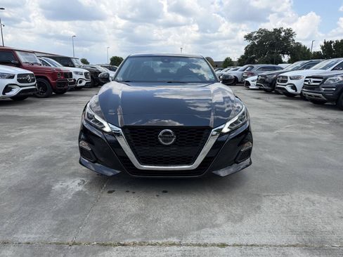 Used 2022 Nissan Altima 2.5 SV FWD image 2