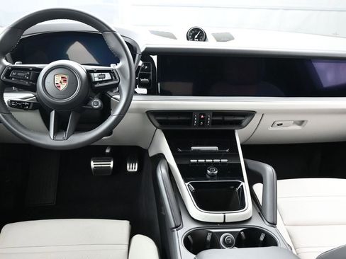 New 2025 Porsche Cayenne S AWD/4WD image 8
