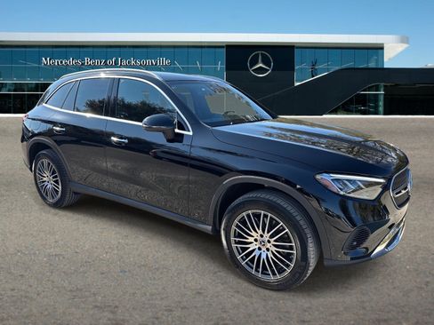 Used 2025 Mercedes-Benz GLC 300 image 1