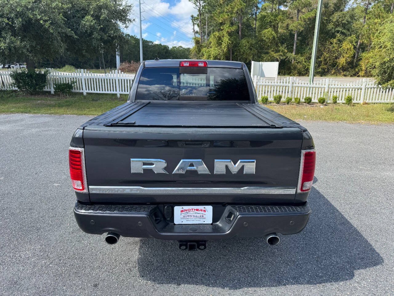 Used 2017 RAM 1500 Limited RWD image 5