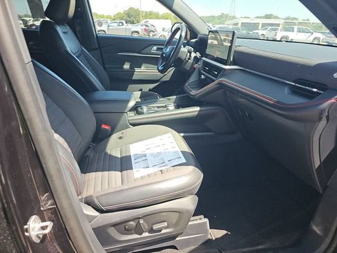 Used 2025 Ford Explorer ST-Line w/ ST-Line Street Pack AWD/4WD image 10