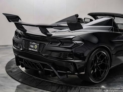 Used 2025 Chevrolet Corvette Z06 RWD image 24