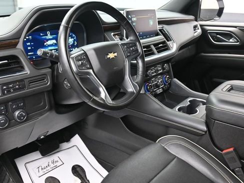 Used 2023 Chevrolet Suburban Premier image 14