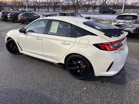 Used 2025 Honda Civic Type R image 4