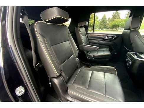 Used 2023 Chevrolet Suburban Premier image 27