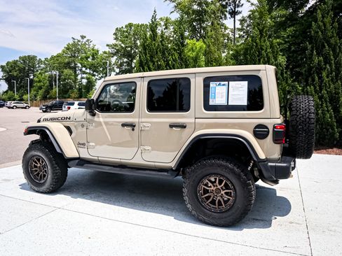Used 2022 Jeep Wrangler Unlimited Rubicon AWD/4WD image 7