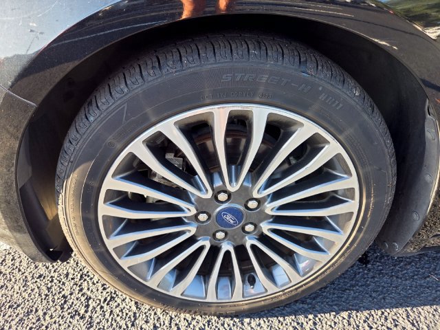 Used 2018 Ford Fusion SE w/ Fusion SE Technology Package FWD image 7