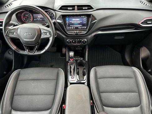 Used 2021 Chevrolet TrailBlazer RS w/ Sun and Liftgate Package image 12