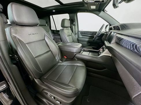 Used 2021 GMC Yukon Denali w/ Denali Premium Package AWD/4WD image 36