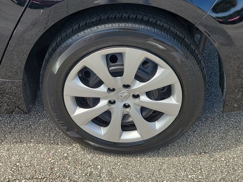 Used 2024 Toyota Corolla LE FWD image 5