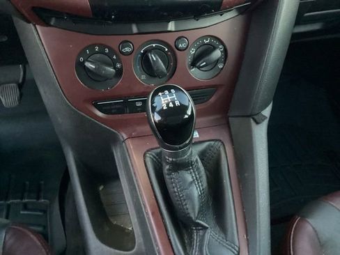 Used 2012 Ford Focus SE FWD image 29