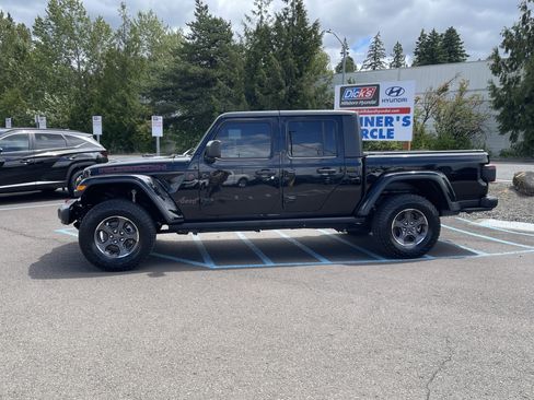 Used 2020 Jeep Gladiator Rubicon AWD/4WD image 2