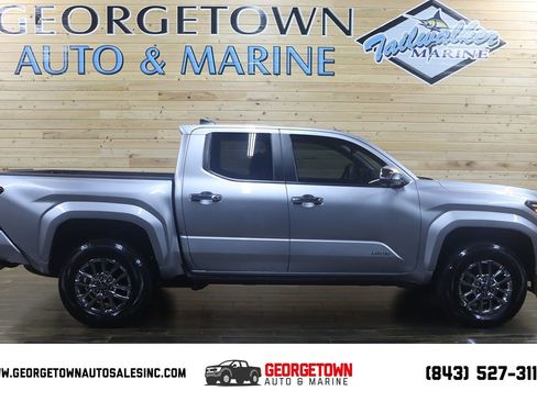 Used 2024 Toyota Tacoma Limited w/ Limited Package (LT) image 1