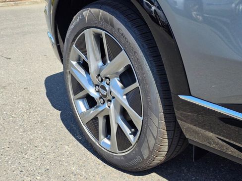 New 2026 Cadillac Optiq Luxury 2 AWD/4WD image 17