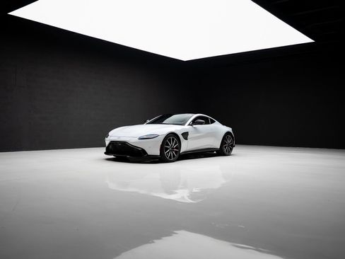 Used 2019 Aston Martin V8 Vantage Coupe RWD image 72