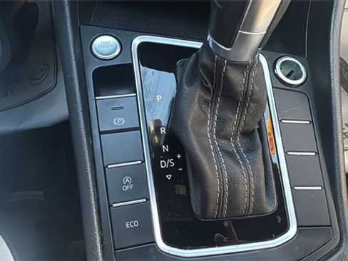 Used 2019 Volkswagen Jetta R-Line image 16