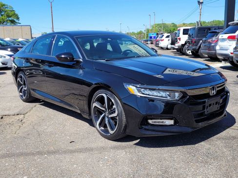 Used 2020 Honda Accord Sport image 2