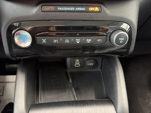 Certified 2024 Ford Escape Platinum AWD/4WD image 24