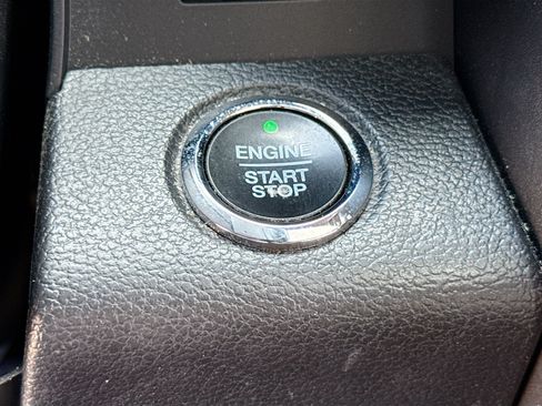 Used 2020 Ford Expedition Limited w/ Equipment Group 302A AWD/4WD image 9