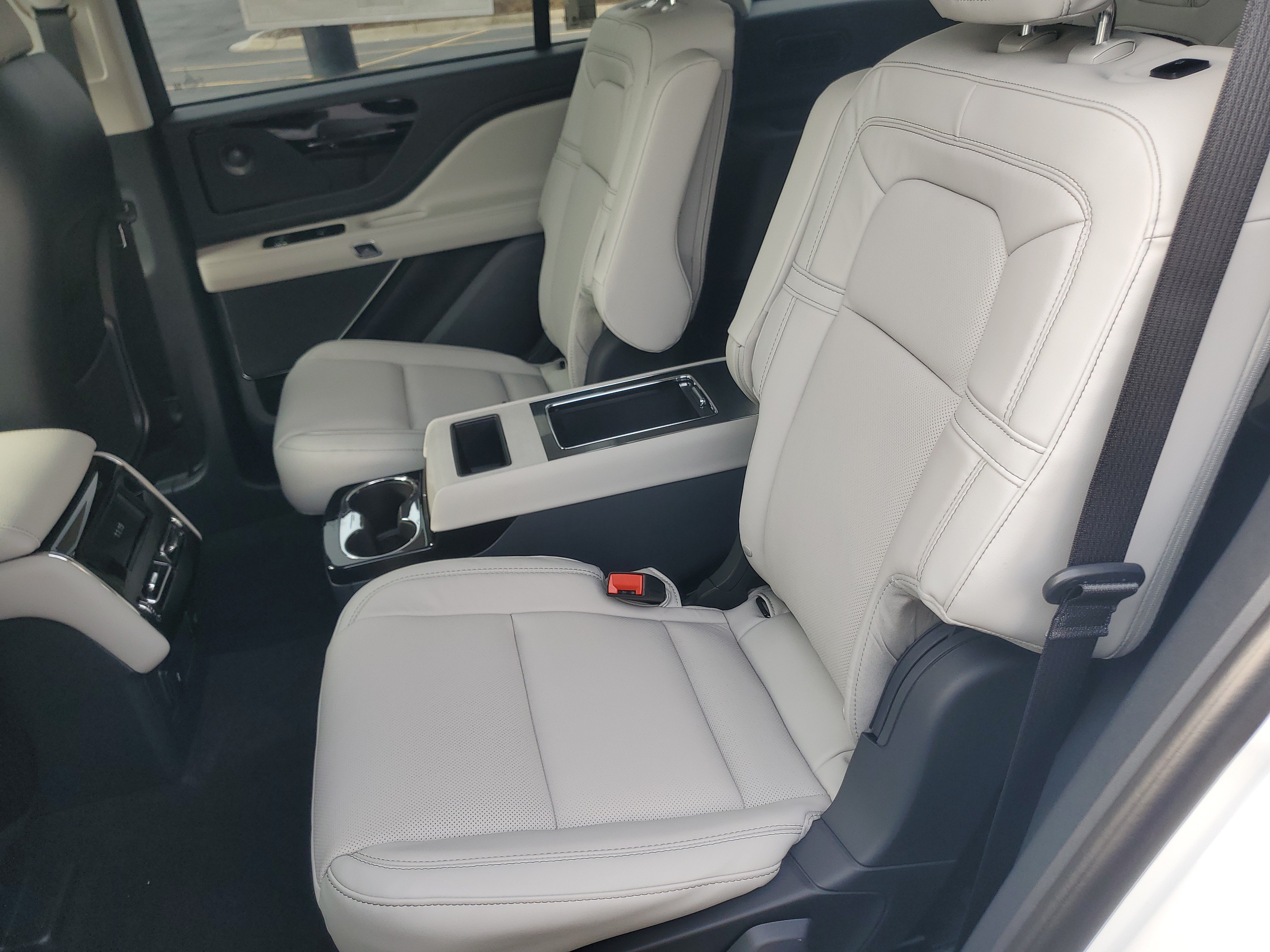 New 2027 Lincoln Aviator Reserve w/ Jet Appearance Package AWD/4WD image 27