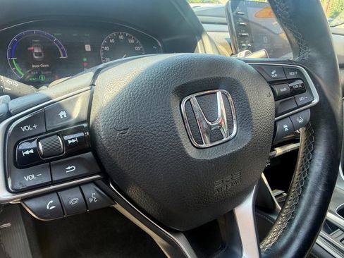 Used 2020 Honda Accord Touring image 8