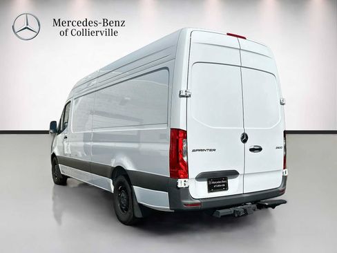 Used 2025 Mercedes-Benz Sprinter 2500 image 7