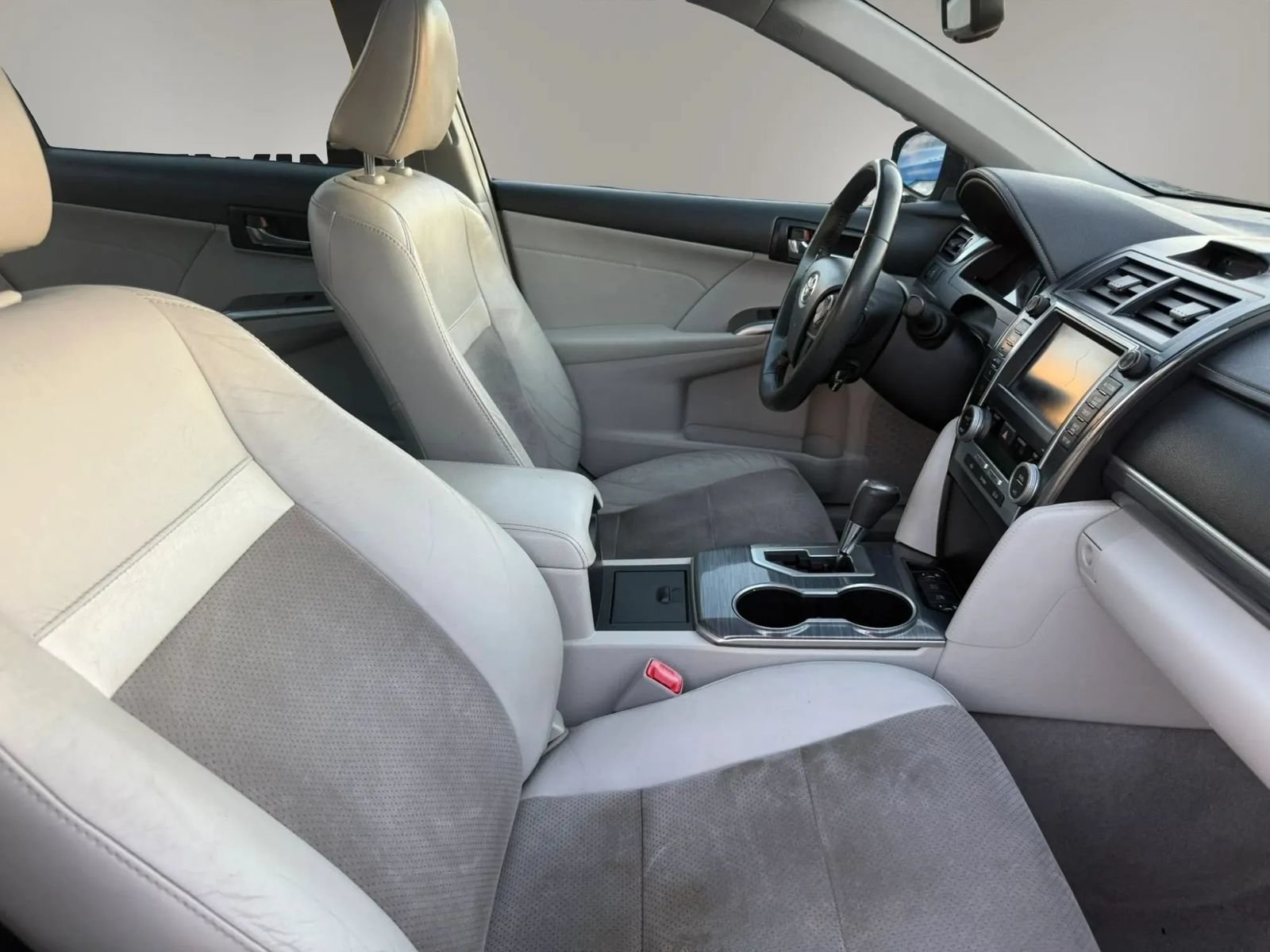 Used 2013 Toyota Camry XLE w/ Leather Pkg FWD image 21