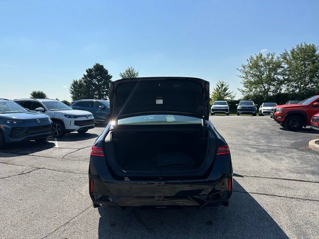 Certified 2024 BMW 530i xDrive w/ M Sport Package AWD/4WD image 37