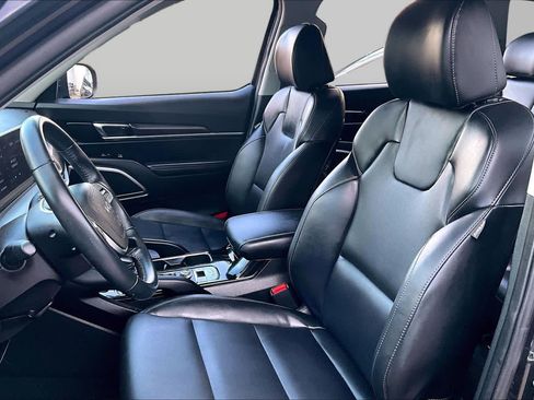 Certified 2025 Kia Telluride S FWD image 8